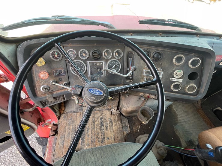 1989-ford-9000-image-50