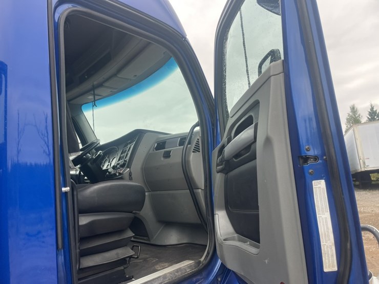 2020-kenworth-t680-image-68