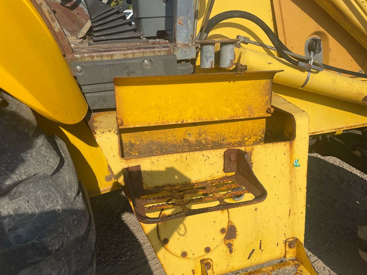 #13315-•-2003-lb110-backhoe-loader-image-30