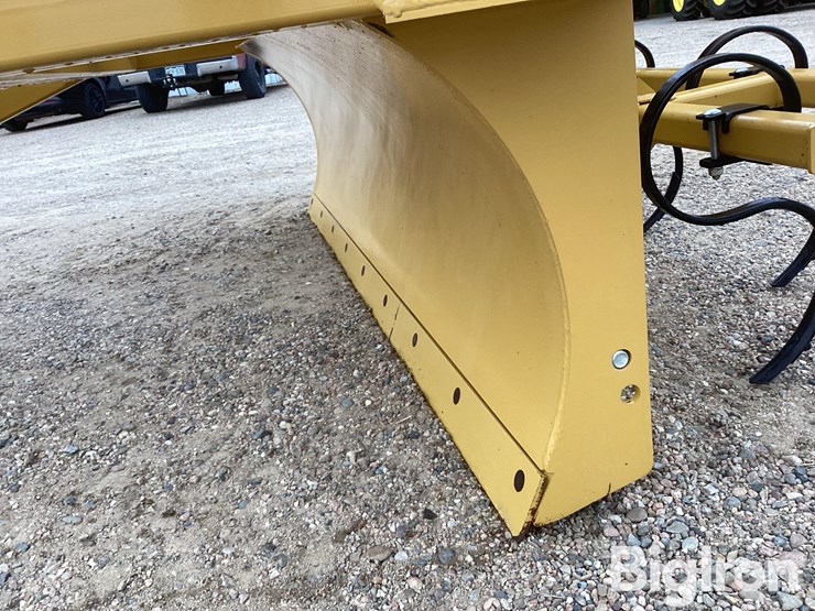 2022-schmeiser-svt24r-24'-varitrak-folding-3-pt-land-leveler-image-18