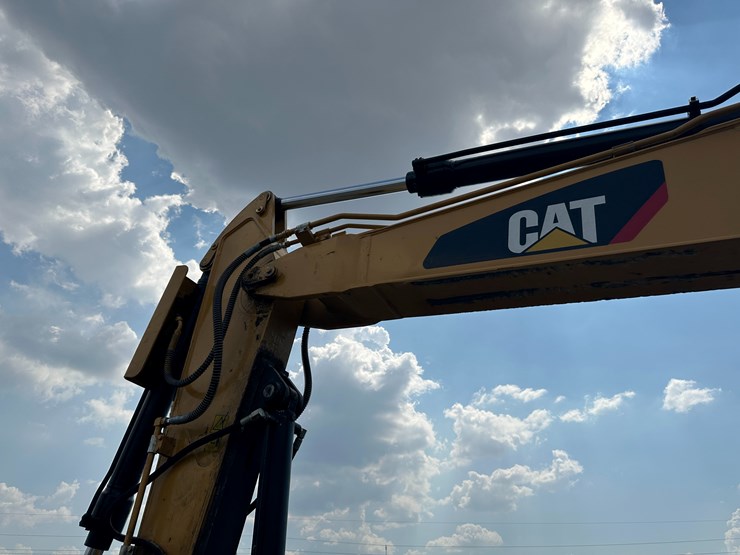 caterpillar-311fl-image-28