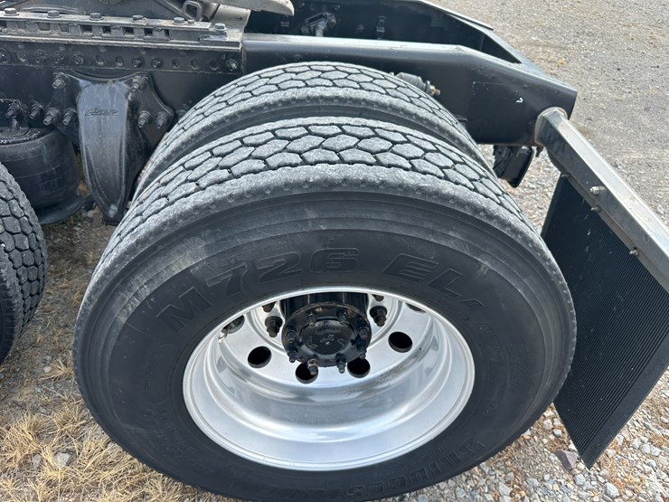 2018-western-star-5700-image-7