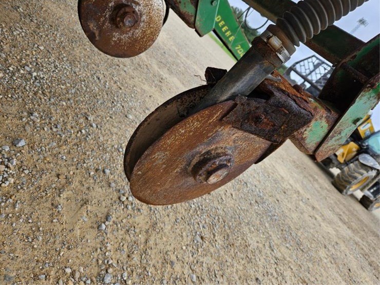 john-deere-7000-image-13