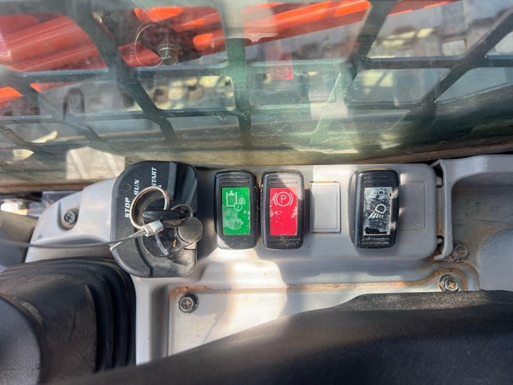 2019-kubota-svl95-2s-image-28