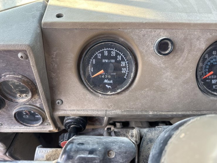 1986-mack-dm686sx-image-31