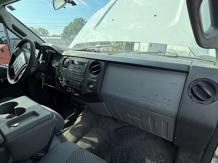 2010-ford-f250-xl-image-41
