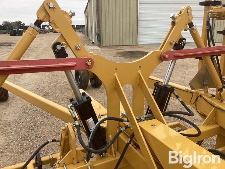2022-schmeiser-svt24r-24'-varitrak-folding-3-pt-land-leveler-image-16