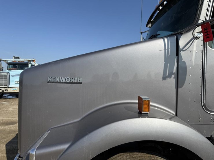 2013-kenworth-t800-image-25
