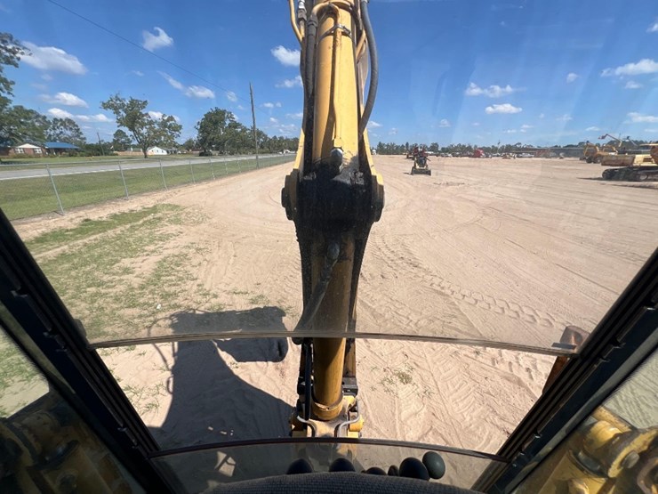 2001-deere-310g-image-47