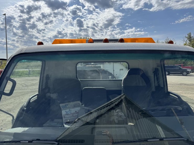 2003-gmc-w4500-image-11