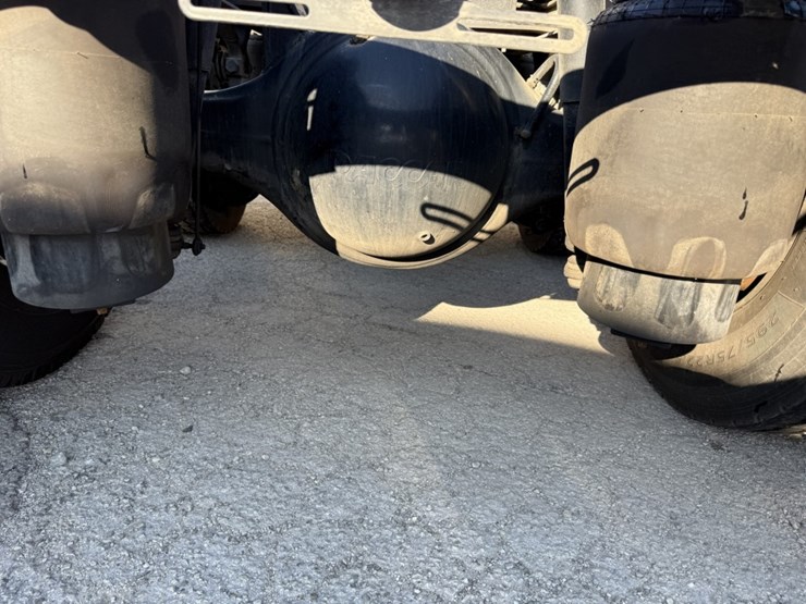 2020-peterbilt-579-image-56