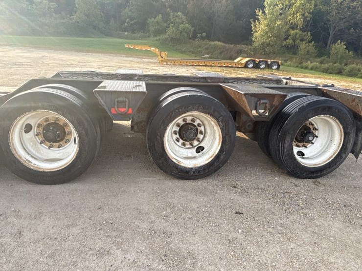#1306-•-2002-american-trailer-inc.-tri-axle-lowboy-image-32