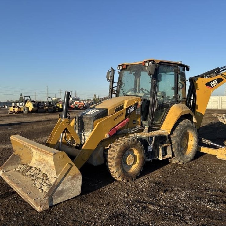 2015 CATERPILLAR 420F2