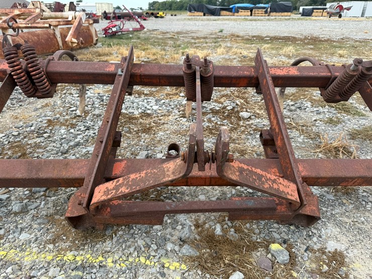 #23943-•-jeoffroy-mfg-14’-chisel-plow-image-5