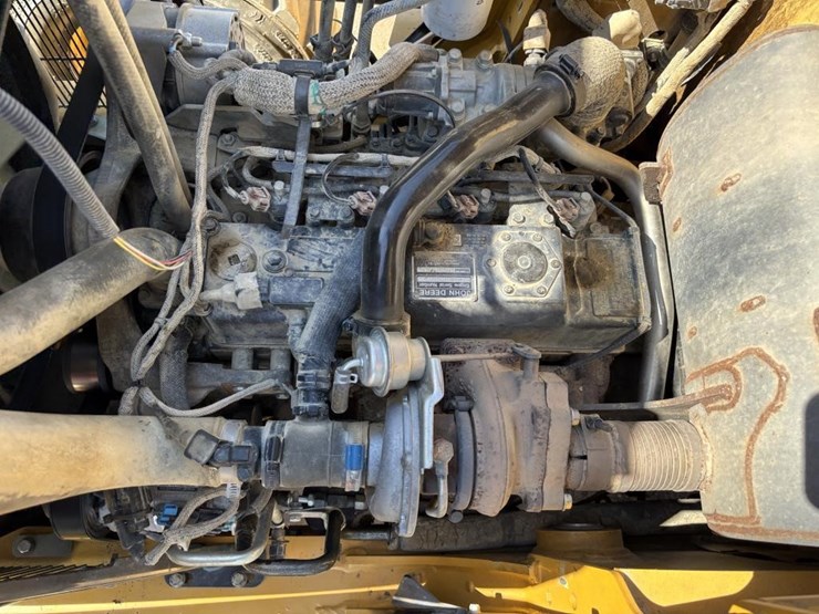 2019-deere-310l-ep-image-52