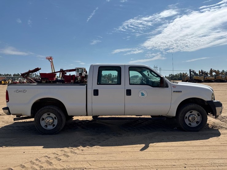 ford-f250-xl-image-5