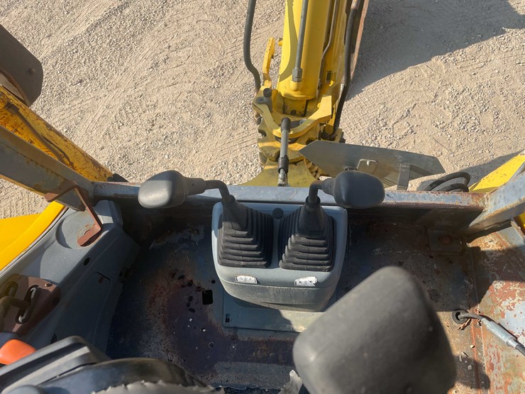 #13315-•-2003-lb110-backhoe-loader-image-71