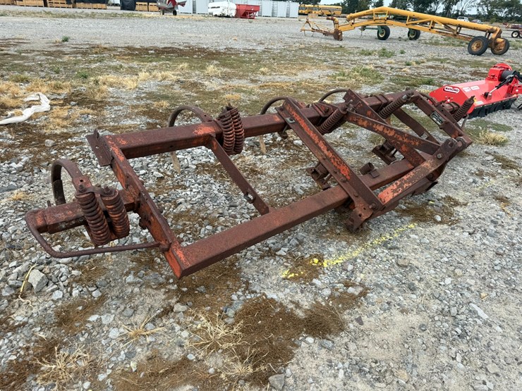 #23943-•-jeoffroy-mfg-14’-chisel-plow-image-2