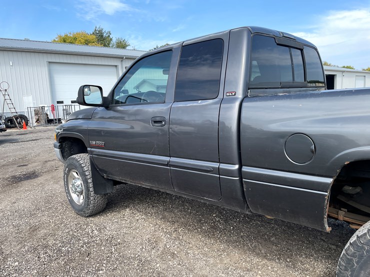 2002-dodge-ram-2500-image-11