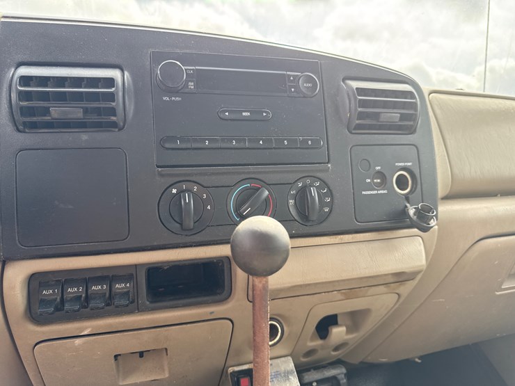 2005-ford-f350-image-57