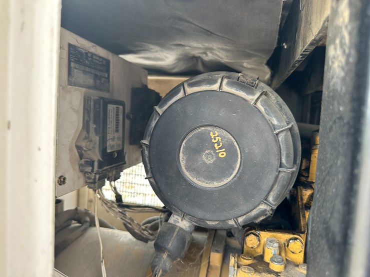 2007-caterpillar-xq20-image-27