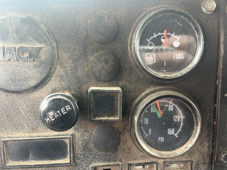 1986-mack-dm686s-image-80