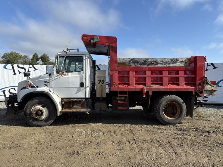 2004-freightliner-fl80-image-2