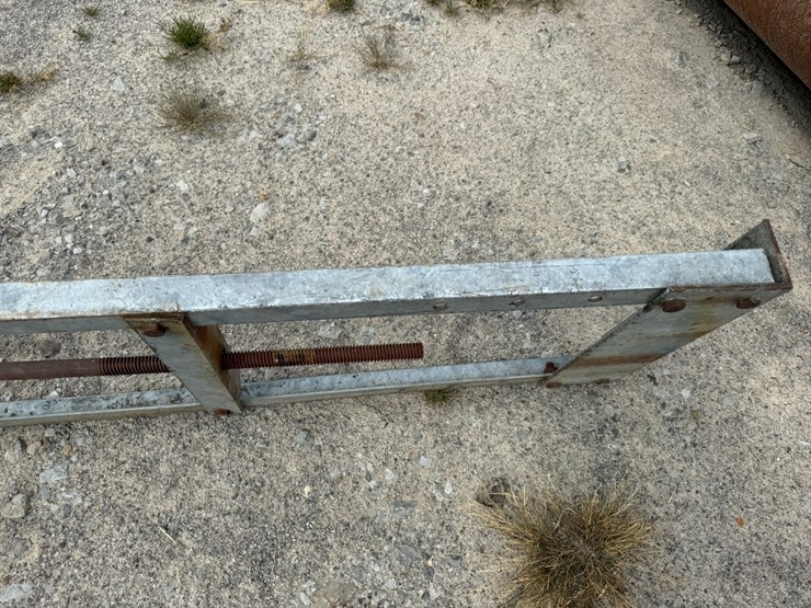 #23941-•-lot-of-(2)-12’-steel-pipe-w/gates-image-16