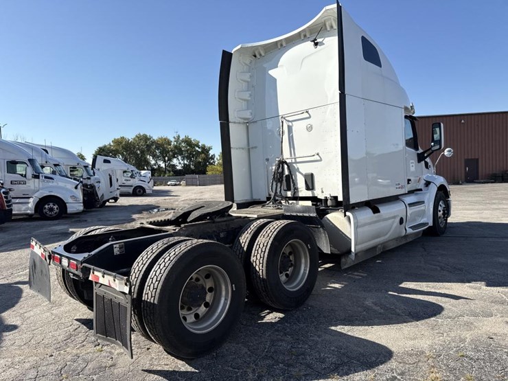 2020-peterbilt-579-image-5