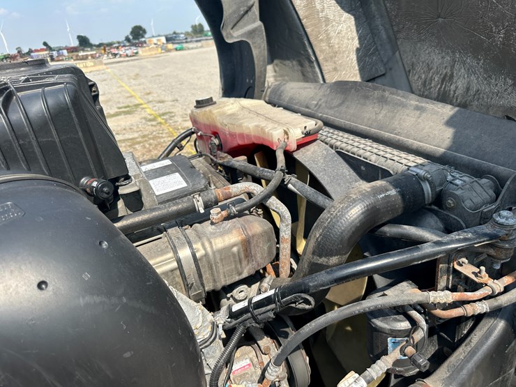 2018-western-star-5700-image-63