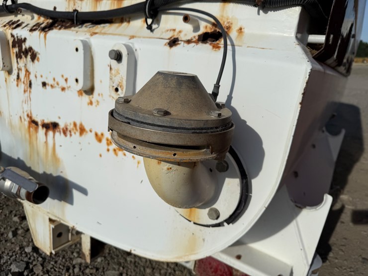 #5024-•-agm-agmc9l-~2000gal-water-tank-truck-bed-inv#:-5024-image-8
