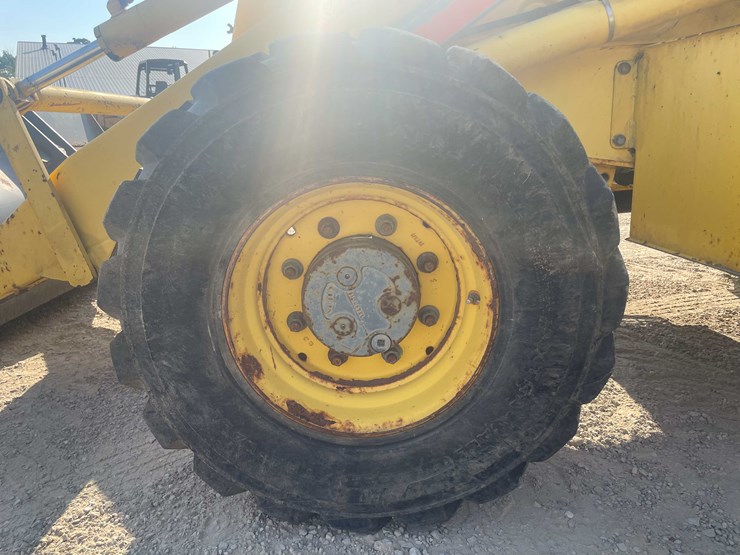 #13315-•-2003-lb110-backhoe-loader-image-9