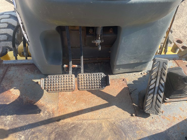 #13315-•-2003-lb110-backhoe-loader-image-63