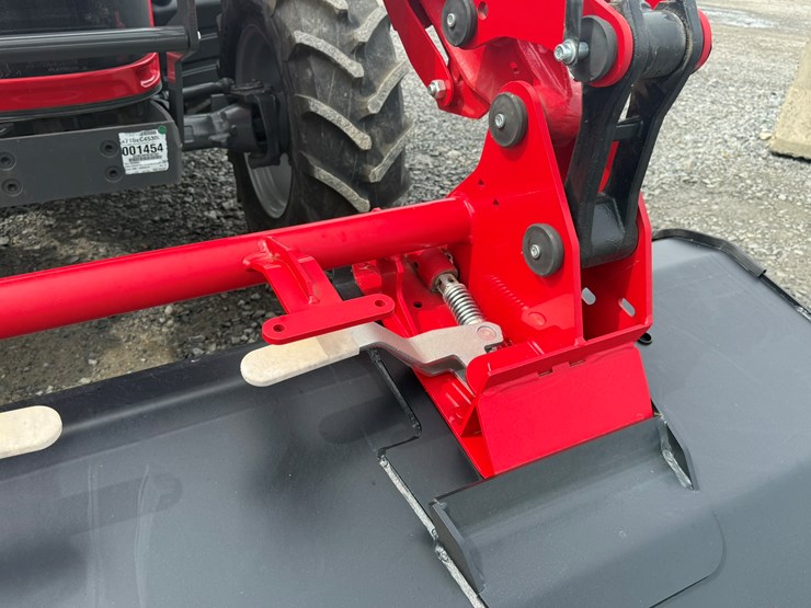 2022-massey-ferguson-4710-image-18