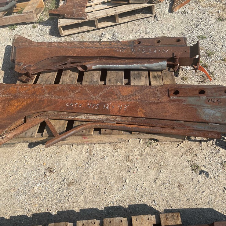 CASE 475