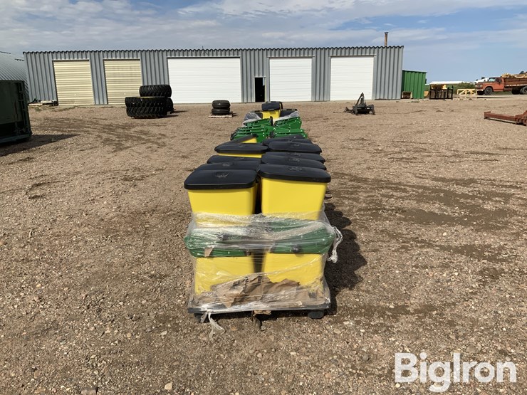 john-deere-planter-boxes-image-4