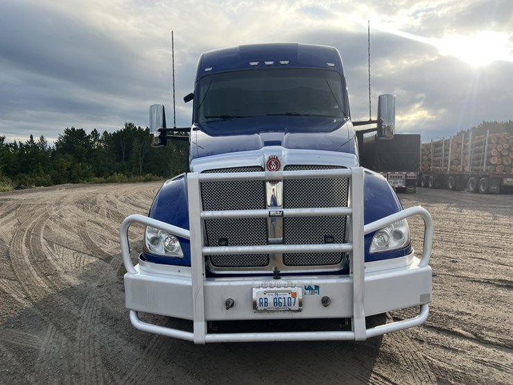 2020-kenworth-t680-image-8