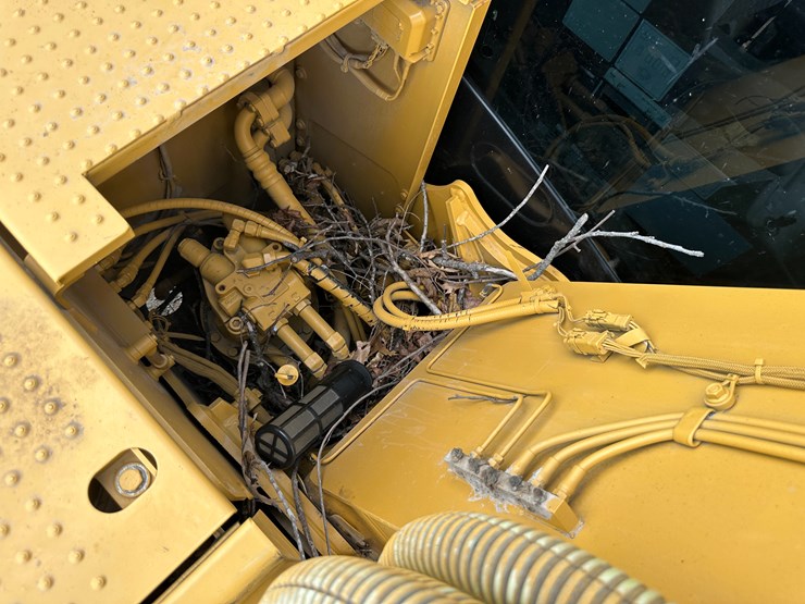 caterpillar-311fl-image-50