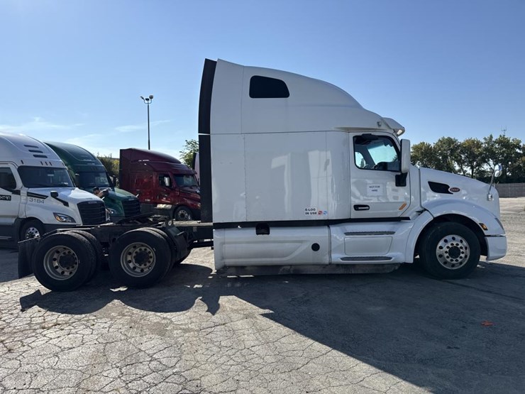 2020-peterbilt-579-image-6
