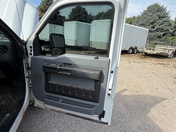 2010-ford-f250-xl-image-36