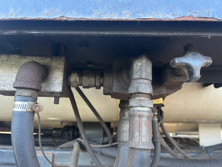 #1249-•-2011-navistar-7600-sba-6x4-2010-mixer-truck-image-69