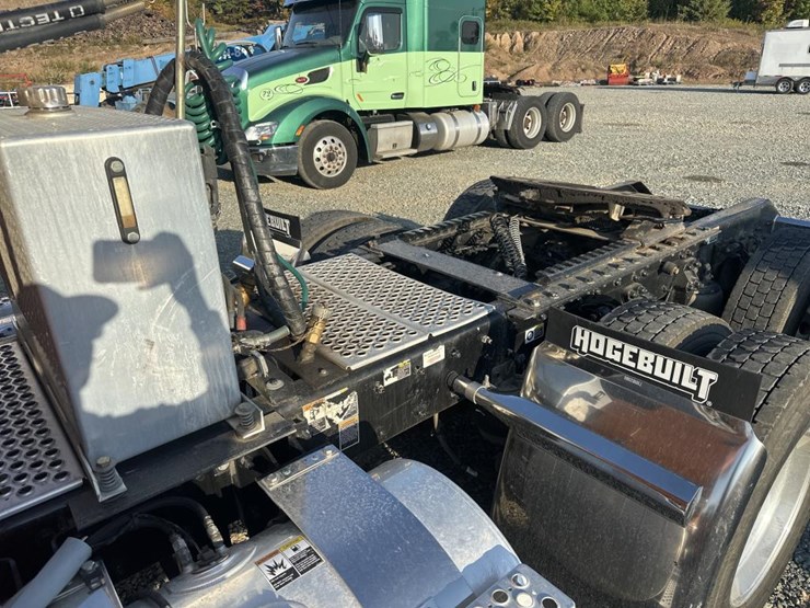 2023-kenworth-w990-image-22