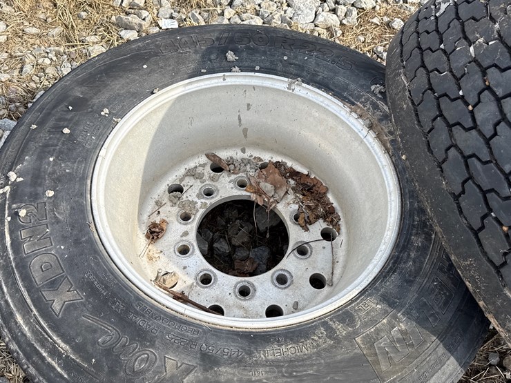 #5272-•-lot-of-(2)-445/50r22.5-tires-w/-rims-image-6