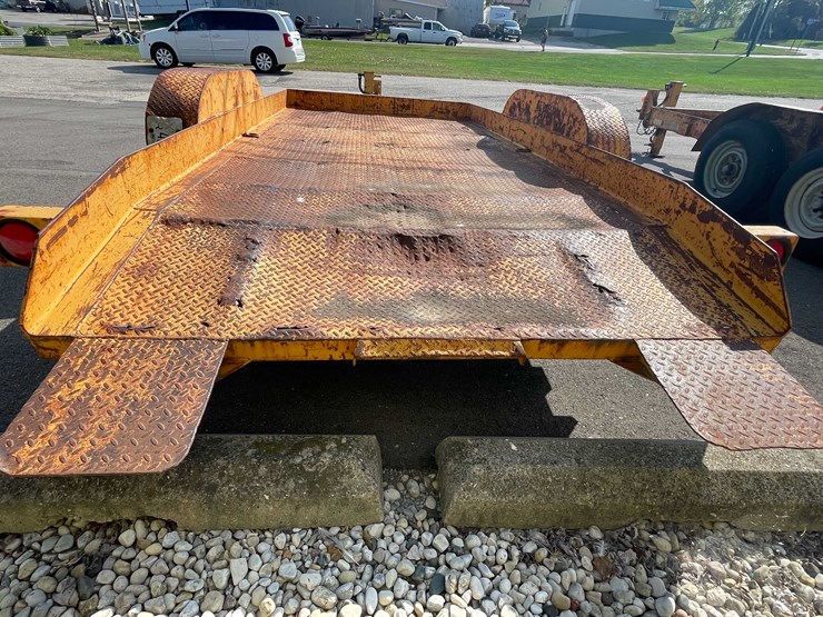 #13339-•-1990-butler-tilt-bed-trailer-(has-wi-title)-image-15
