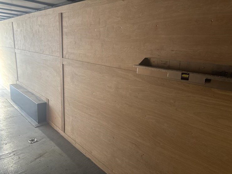 #1311-•-2015-arising-industries-approx-30'-enclosed-traile-image-29