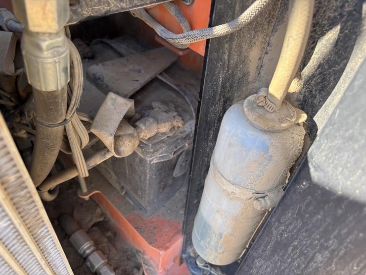 2019-gehl-r105-image-31