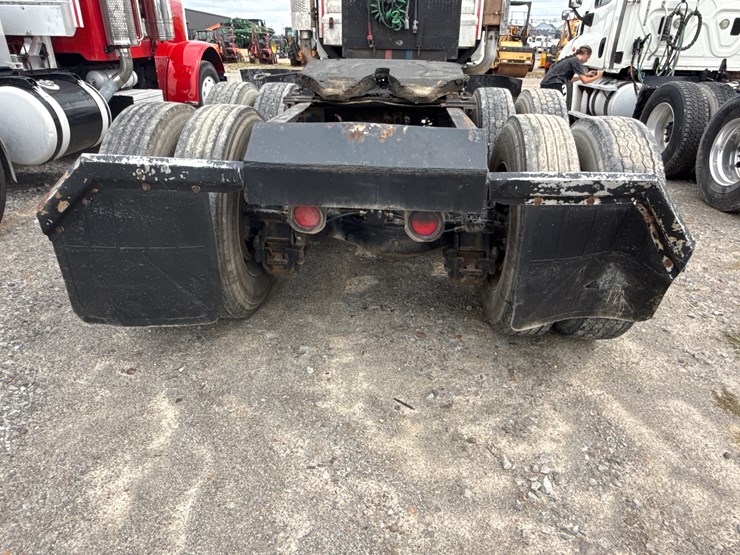 1996-mack-ch613-image-5