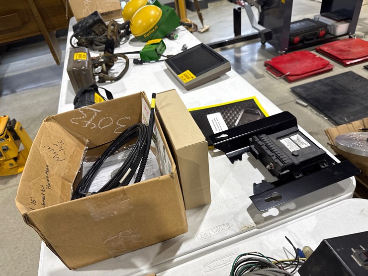 #3215-•-john-deere-harvest-mobile-wireless-data-server-inv#-5121-image-7