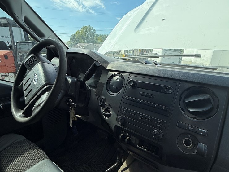 2010-ford-f250-xl-image-42