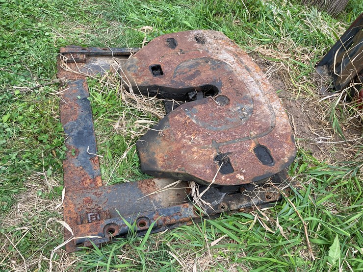 #7123-•-holland-semi-5th-wheel-plate-image-2